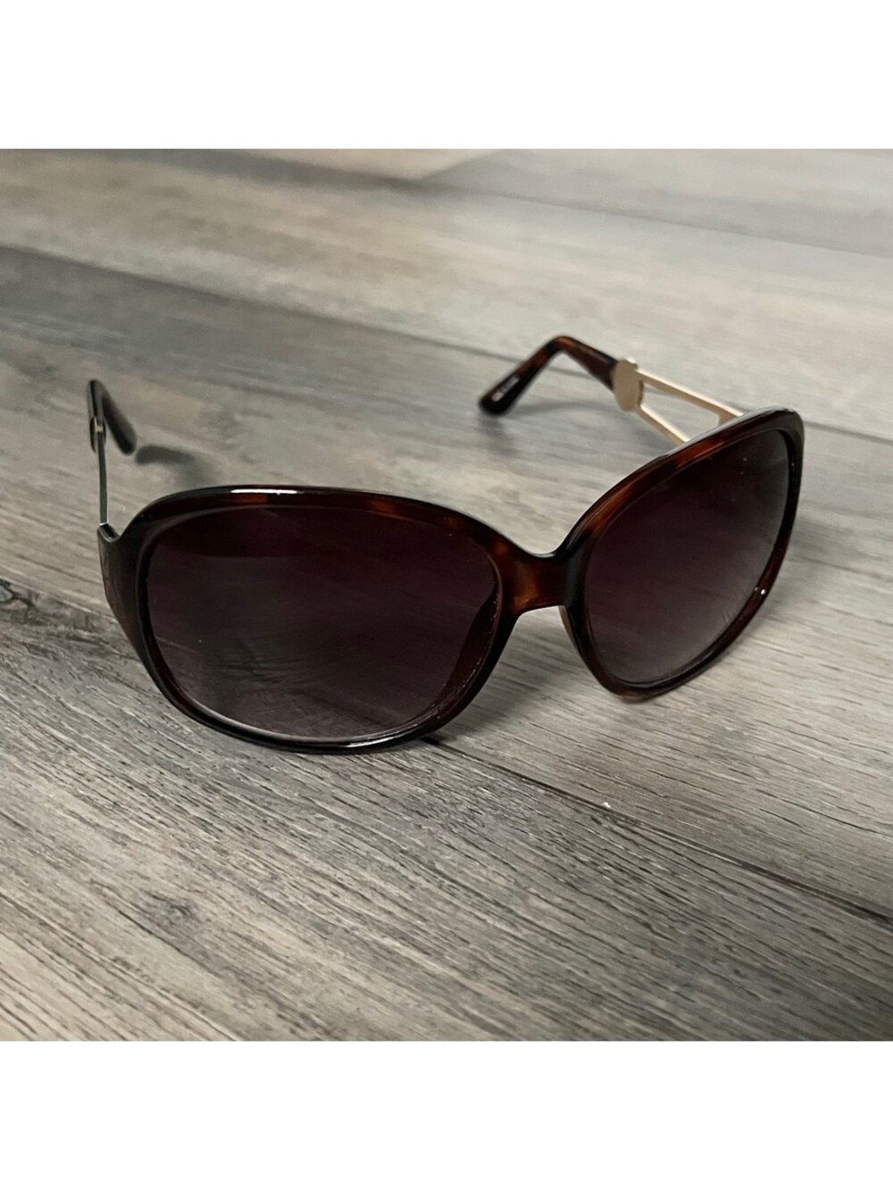 Vintage Liz Claiborne 81946 Women's Tortoise Amber Gold Wrap Sunglasses
